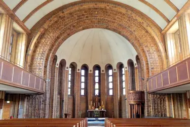 Martin-Luther-Gedächtniskirche - Triumphbogen und Chor
